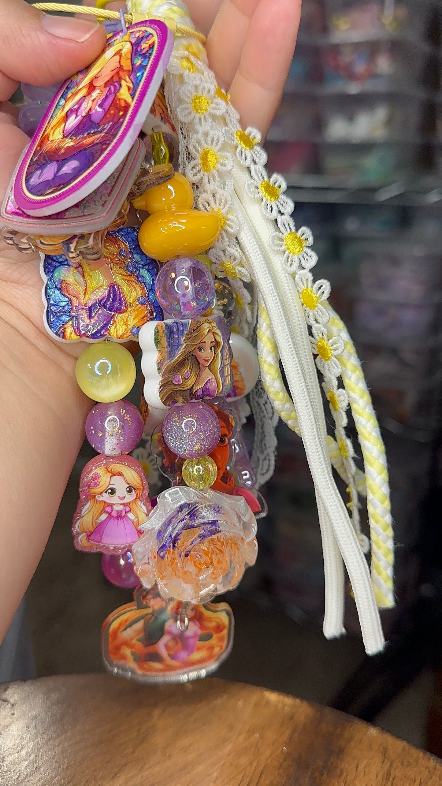 ✨ Golden Flower Princess Purse Charm ✨$34