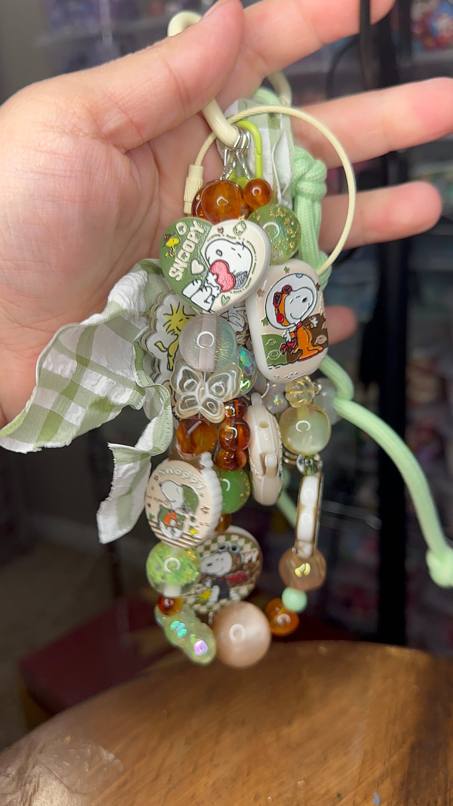 🐶💚 “Vintage Adventure Snoopy” Keychain $28