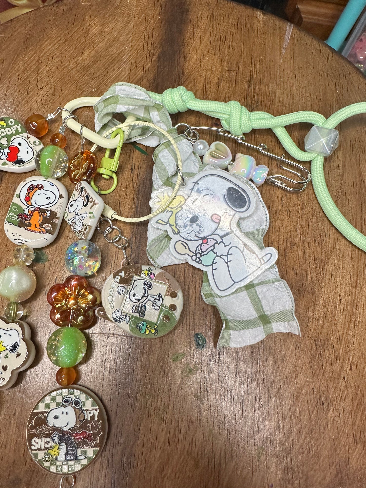 🐶💚 “Vintage Adventure Snoopy” Keychain $28