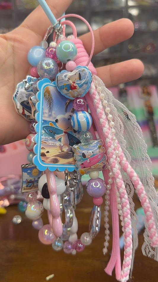 Pastel Snoopy Beach Charm Strap – Kawaii Beaded Bag & Phone Charm
$34