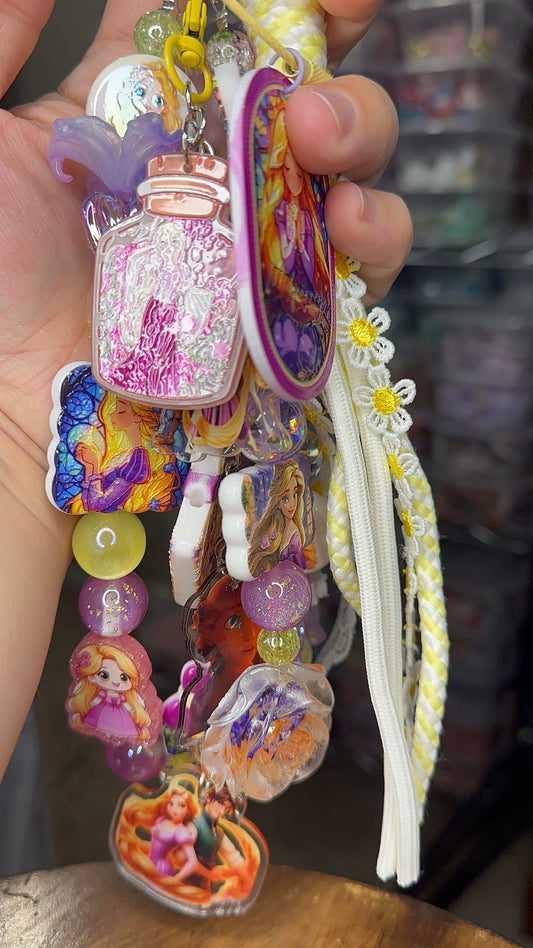 ✨ Golden Flower Princess Purse Charm ✨$34