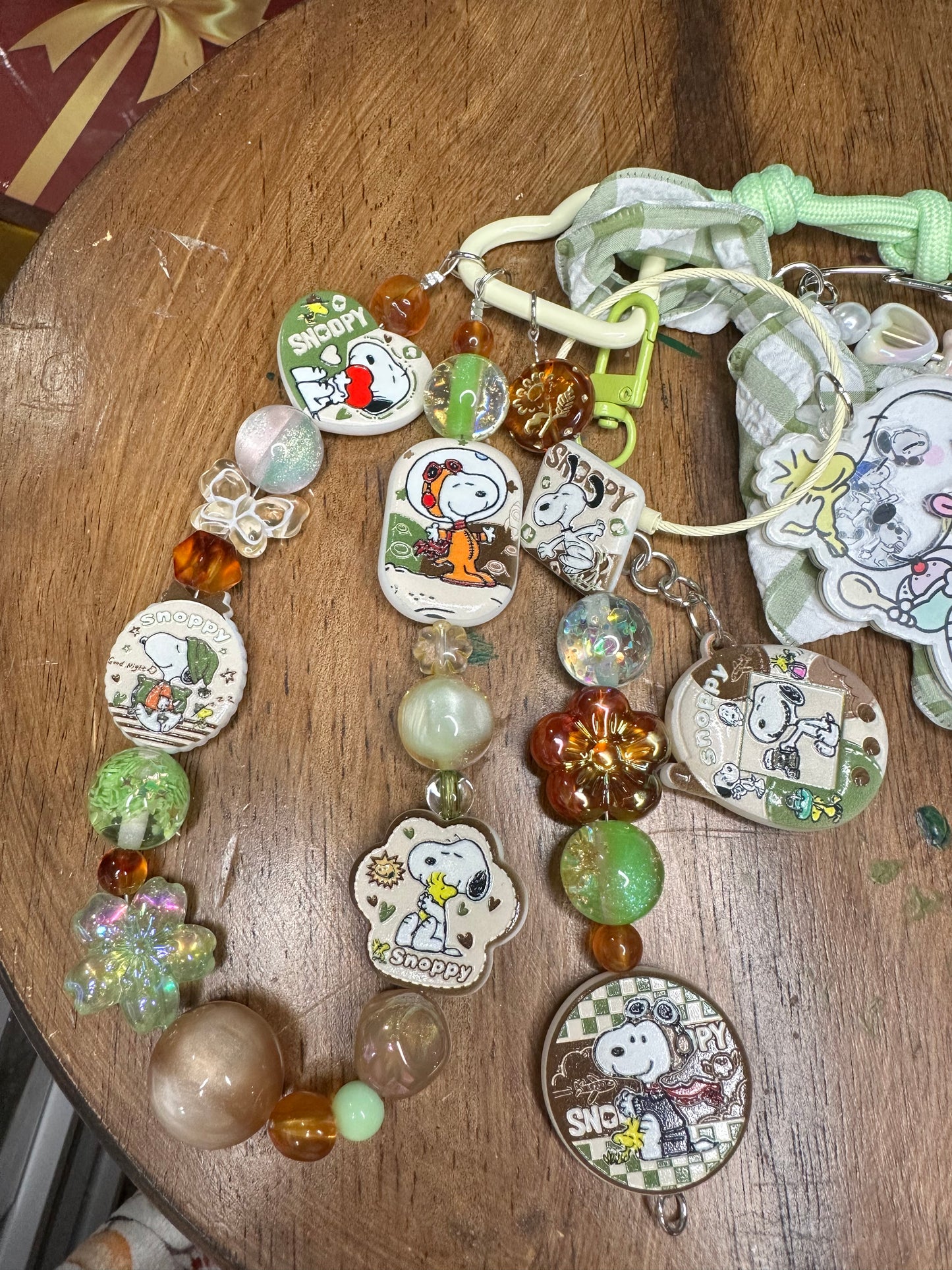 🐶💚 “Vintage Adventure Snoopy” Keychain $28