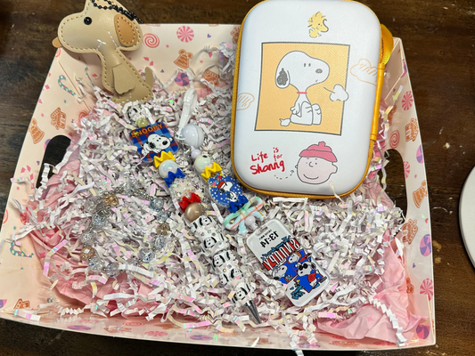 SNOOPY - Themed Gift Basket