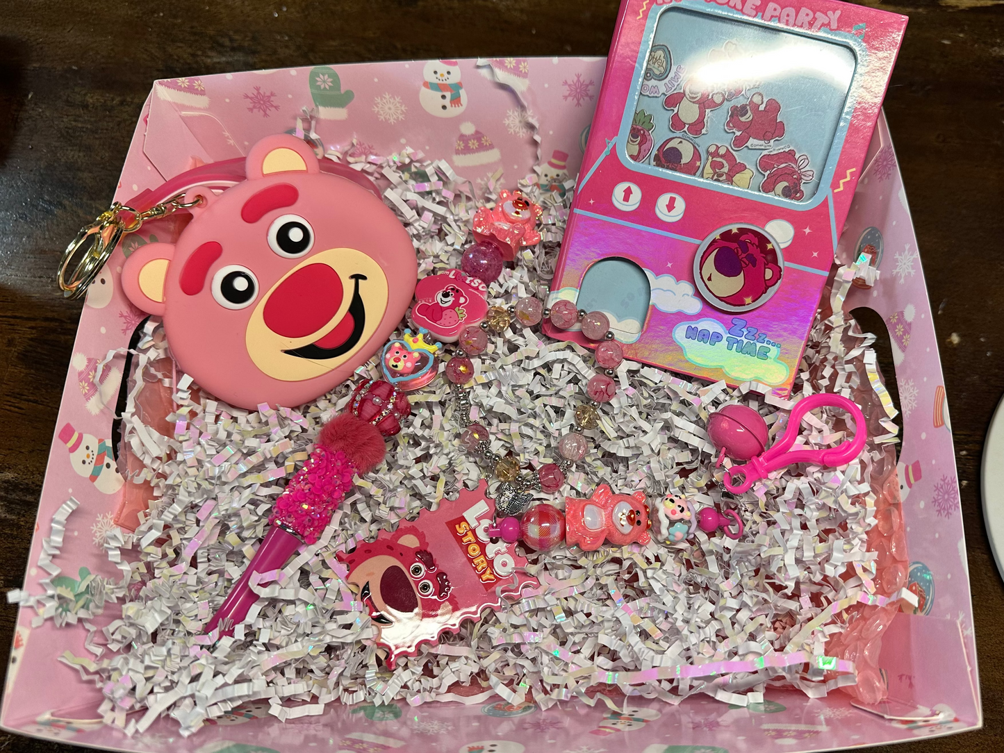 LOTSO - LOVE GIFT BASKET